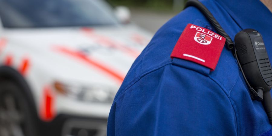 In Alpnach Dorf OW hat sich am Montagnachmittag ein 84-jähriger Velofahrer bei einem Sturz lebensbedrohlich verletzt. (Symbolbild)