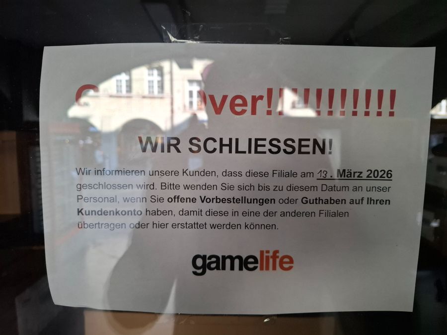 «Game Over – wir schliessen!», steht gross auf einem Zettel an der Eingangstüre geschrieben.