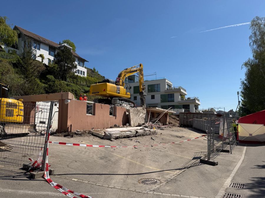 In Säfa ZH hat sich ein tödlicher Arbeitsunfall ereignet.