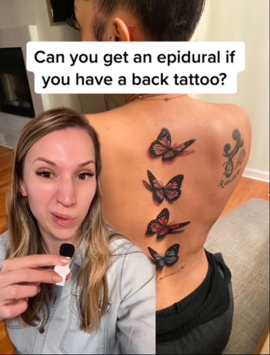 Im Netz ist es immer wieder Thema: Steissbein-Tattoo und PDA.