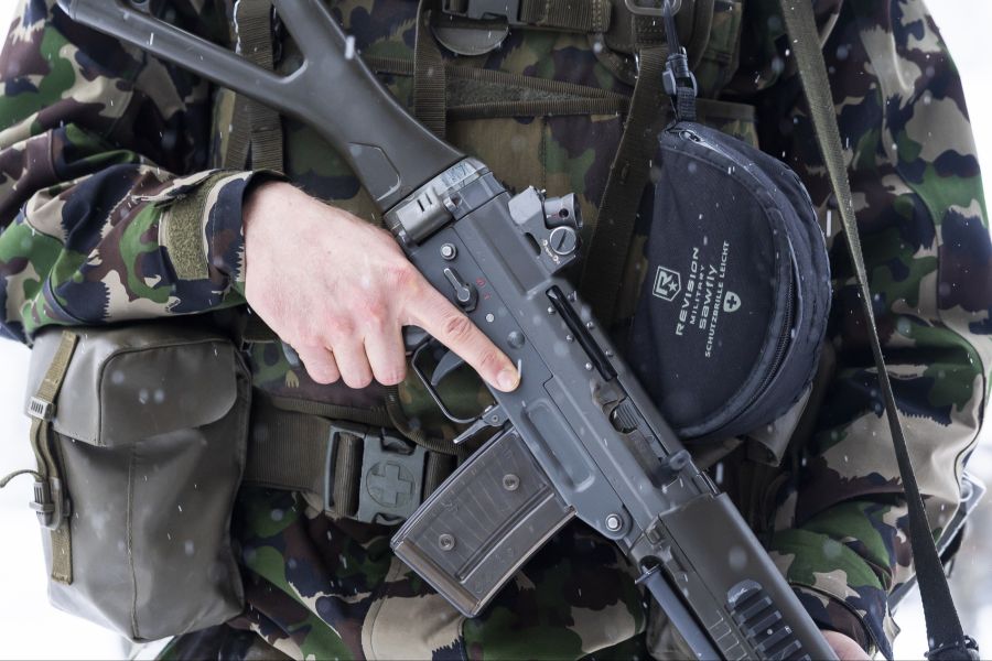 Der Nationalrat will die Zuständigkeit für den Schutz des Luftraums besser regeln.