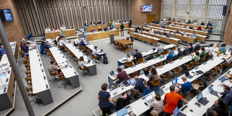 Insgesamt zwölf Parteien und Gruppierungen wollen am 8. März ins Stadtzürcher Parlament einziehen. Acht davon sitzen bereits dort. (Symbolbild)