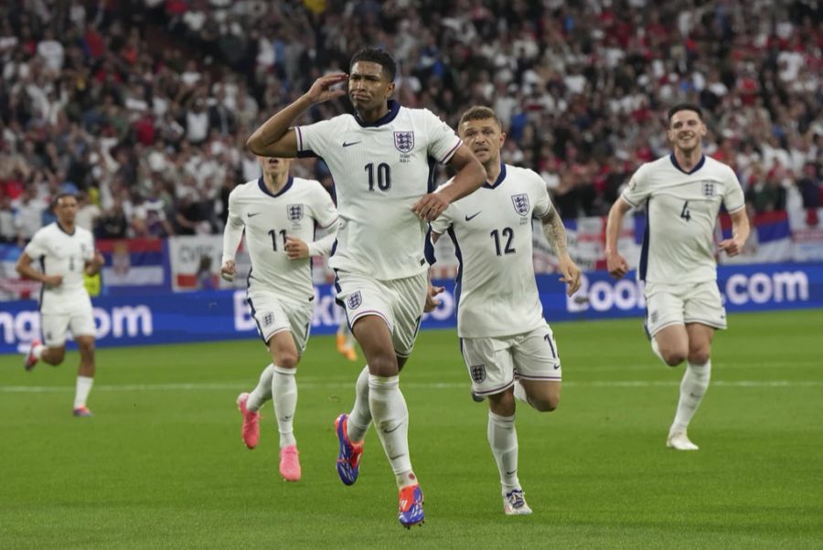 Die «Three Lions» setzten sich am Sonntagabend dank eines Treffers von Jude Bellingham mit 1:0 gegen Serbien durch.