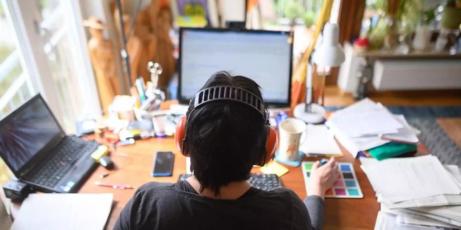 Dass normale Arbeitnehmer wegen der Corona-Krise in diesem Jahr zuhauf mit Schummeleien bei der Steuererklärung durchkommen, ist unwahrscheinlich. Foto: Sebastian Gollnow/dpa