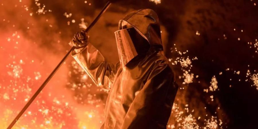 Arbeit an einem Hochofen von Thyssenkrupp. Foto: Rolf Vennenbernd/dpa