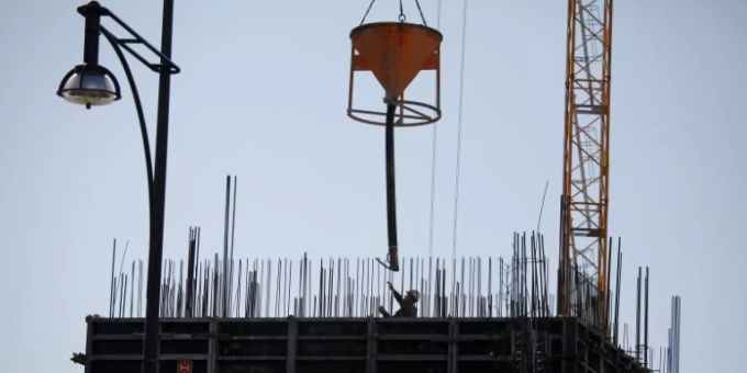 Arbeit auf einer Baustelle in Berlin Arbeit auf einer Baustelle in Berlin