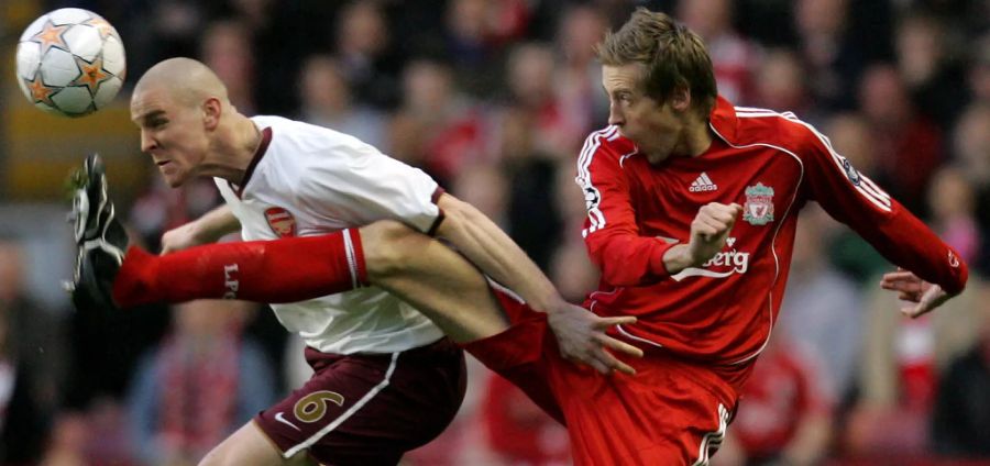 Mit Liverpool holte der Schlaks 2006 seinen einzigen Titel. Crouch (r.) wurde mit den Reds Englischer Pokalsieger.