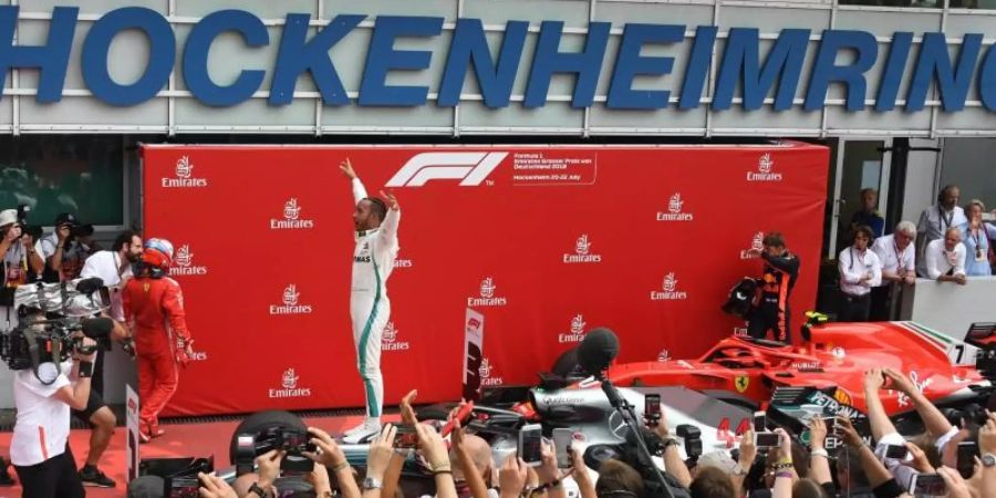 Die Formel 1 könnte in ihren Not-Kalender auch ein Rennen auf dem Hockenheimring aufnehmen: Lewis Hamilton feierte 2018 dort einen Sieg. Foto: Uli Deck/dpa