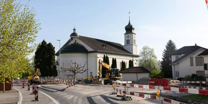 Die Pfarrkirche St. Martin in Galgenen.