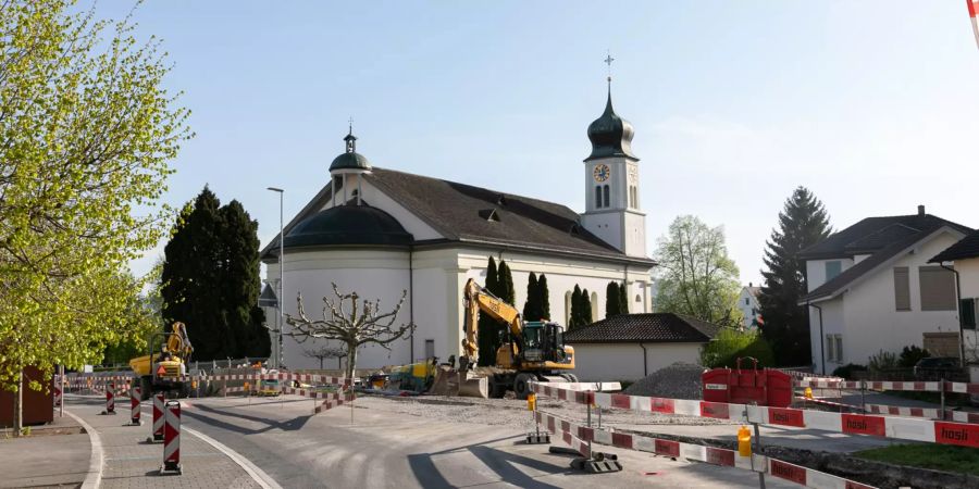 Die Pfarrkirche St. Martin in Galgenen.