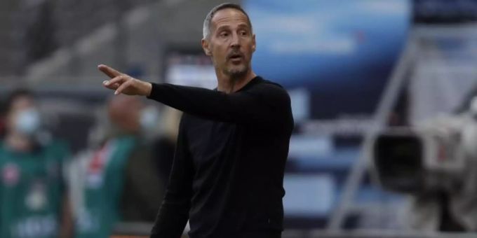 Muss mit der Eintracht in München antreten: Trainer Adi Hütter. Adi Hütter Frankfurt Bayern