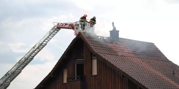 Blitzeinschlag in Einfamilienhaus