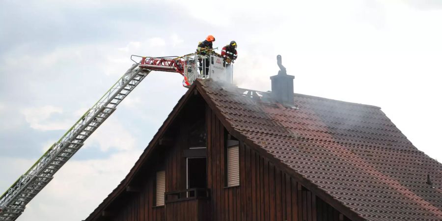 Blitzeinschlag in Einfamilienhaus