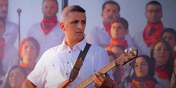 Der verstorbene Bassist von Grup Yorum, Ibrahim Gökçek. Grup Yorum