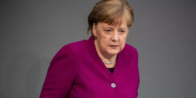 Kanzlerin Angela Merkel hält in der Plenarsitzung des Deutschen Bundestages eine Regierungserklärung zur Covid-19-Pandemie in Deutschland und Europa. Foto: Michael Kappeler/dpa Angela Merkel