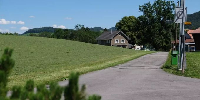 Mit dem bevorstehenden Sommeranfang beginnen bei verschiedenen Strassenabschnitten in der Gemeinde umfangreiche Bauarbeiten.