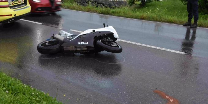 Das Unfallfahrzeug des 27-jährigen Lenkers in Kaltbrunn SG. kaltbrunn sg