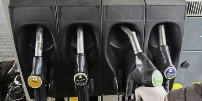 Zapfsäule einer Tankstelle Zapfsäule einer Tankstelle