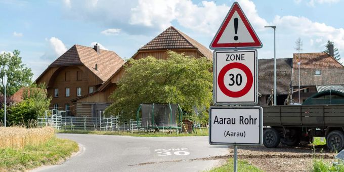 Das Ortsschild von Rohr. Das Ortsschild von Rohr.