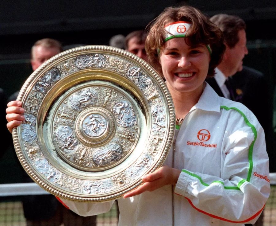 Im März 1997 wird sie zur jüngsten Nummer 1 der Tennisgeschichte. Zwei Monate später gewinnt Hingis das Turnier in Wimbledon.