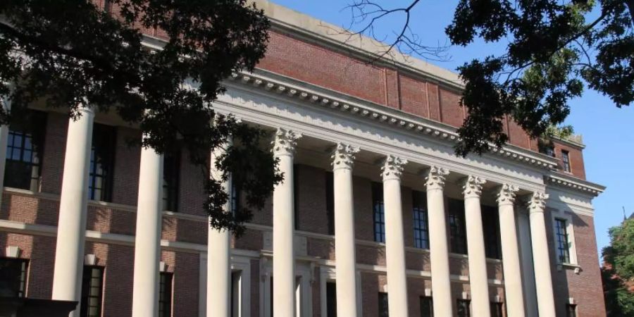 Auch wer eine US-Universität besuchen will, darf seit März nicht in die USA einreisen. Das soll sich nun ändern. Foto: --/XinHua/dpa