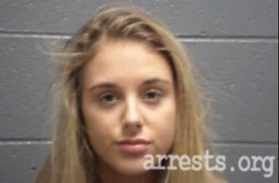 Der erste Mugshot von Rayanna Brock datiert im Juni 2018.