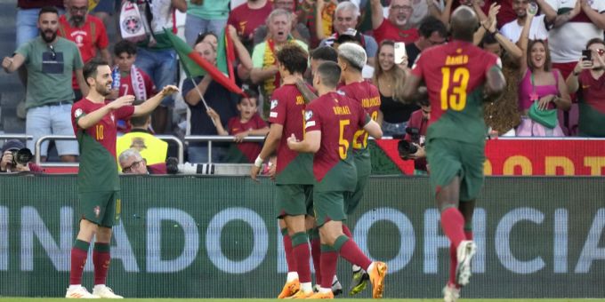 Fernandes-Doppelpack - Portugal gewinnt auch drittes EM-Quali-Spiel