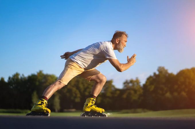 Die Soufrol Arthro Crème hilft dabei, Beschwerden zu lindern und den Bewegungsapparat geschmeidig zu halten. Als präventive Massnahme empfiehlt sich die Kombination mit dem flüssigen Nahrungsergänzungsmittel Soufrol Arthro Flex. Gelenkschmerzen Rheuma Was hilft?