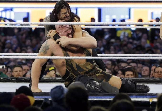 Paul «Big Show» Wight (unten) in einem WWE-Kampf. paul wight big show