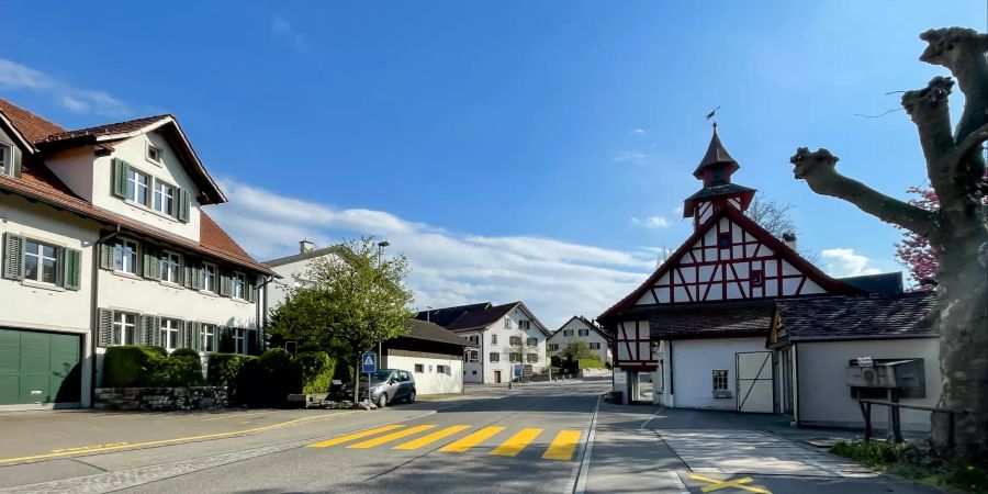 Das Dorfzentrum der Gemeinde Aesch (ZH).