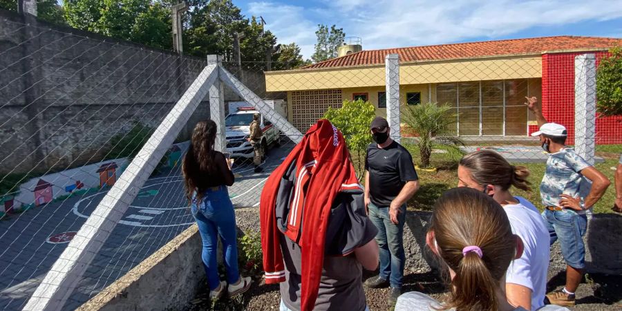 A young man invades a nursery in Brazil, killing 5 people before trying to commit suicide