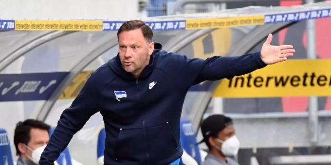 Hertha-Trainer Pal Dardai hat mit den Berlinern die Klasse gehalten. Foto: Uli Deck/dpa Hertha-Trainer Pal Dardai hat mit den Berlinern die Klasse gehalten. Foto: Uli Deck/dpa