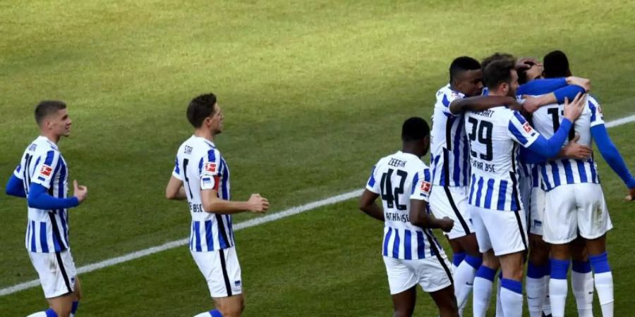 Hertha BSC sammelt in den verbleibenden acht Saisonspielen Geld für fünf soziale Einrichtungen in der Hauptstadt. Foto: Annegret Hilse/Reuters/Pool/dpa
