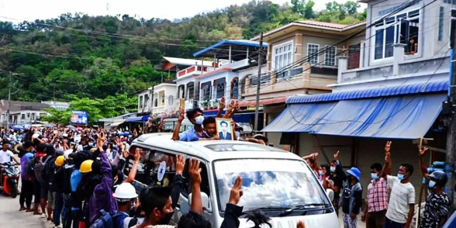 Trauerzug für erschossenen Demonstranten in Myanmar
