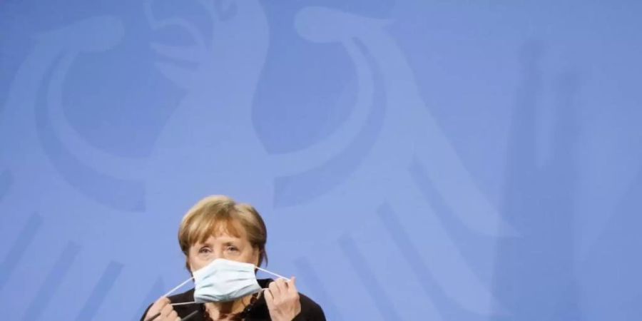 Kanzlerin Merkel bekräftigt erneut das Ziel, bis zum Ende des Sommers allen Bürgern ein Impfangebot zu machen. Foto: Markus Schreiber/AP POOL/dpa