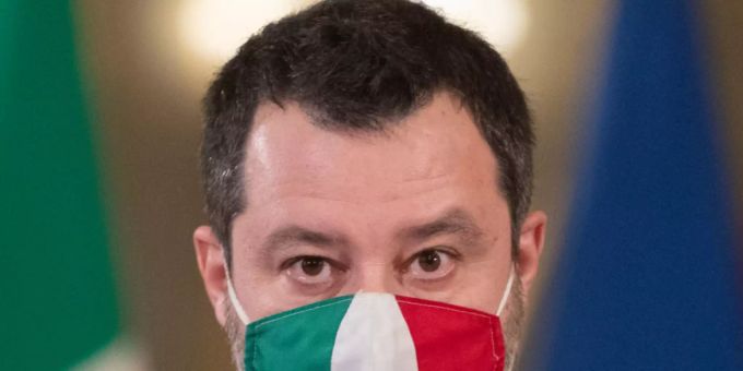 ARCHIV - Matteo Salvini, Vorsitzender der rechten Partei Lega, trägt im Präsidentenpalast einen Mund-Nasen-Schutz. Foto: Alessandra Tarantino/AP Pool/AP/dpa ARCHIV - Matteo Salvini, Vorsitzender der rechten Partei Lega, trägt im Präsidentenpalast einen Mund-Nasen-Schutz. Foto: Alessandra Tarantino/AP Pool/AP/dpa