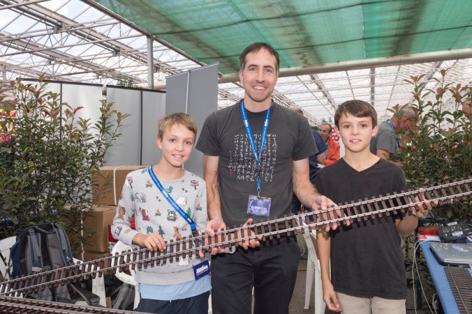 David Brüllmann und Söhne Theo und Roman haben eine Lösung für Gartenbahnen.