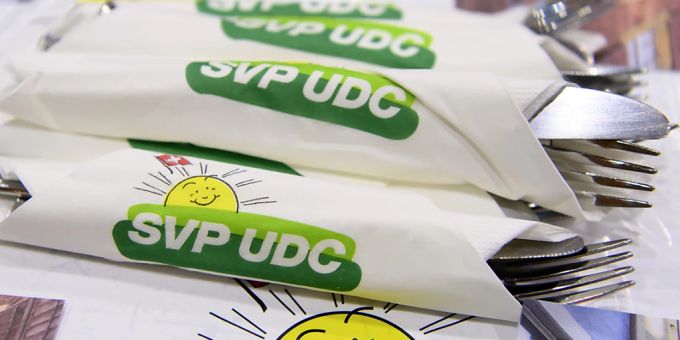 Die SVP diskutiert an ihrer Delegiertenversammlung vor dem Mittagessen das heisse Thema Energieversorgung. (Archivbild) Die SVP diskutiert an ihrer Delegiertenversammlung vor dem Mittagessen das heisse Thema Energieversorgung. (Archivbild)