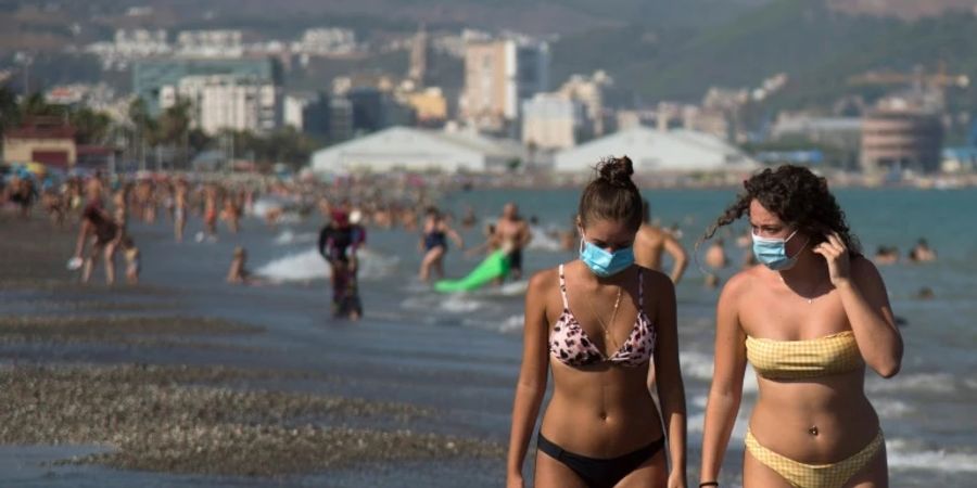 Touristinnen am Strand