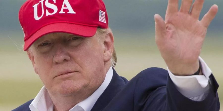 US-Präsident Donald Trump droht dem chinesischen Staatspräsidenten Xi Jinping. Foto: Alex Brandon/AP