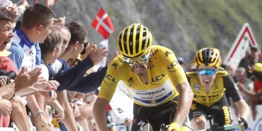 Julian Alaphilippe will auch auf der 15. Tour-Etappe das Gelbe Trikot verteidigen. Foto: Thibault Camus/AP