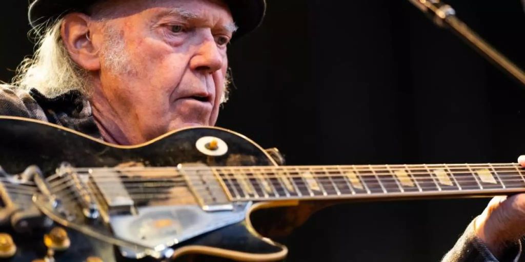 Neil Young feiert Tourauftakt in Dresden
