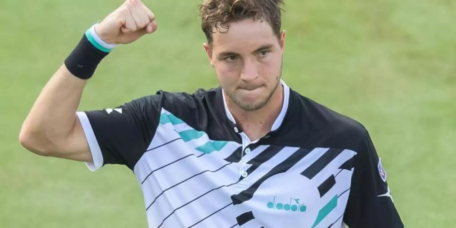 Jan-Lennard Struff steht nach dem Sieg über den Serben Miomir Kecmanovic in Stuttgart im Viertelfinale. Foto: Silas Stein