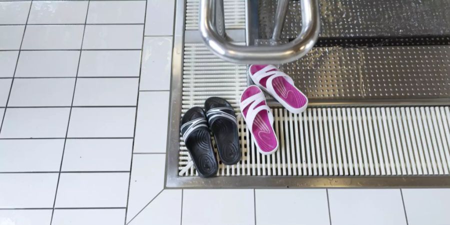 Entleeren von privaten Badepools