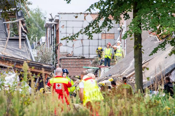 Laut Polizei sind noch immer Menschen unter den Trümmern begraben. Antwerpen