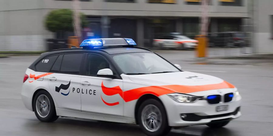 In den Freiburger Voralpen musste die Kantonspolizei eine Strasse sowie einen Wanderweg wegen eines Felssturzes sperren. (Symbolbild)