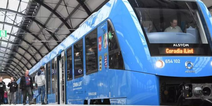 Ein Regionalzug des französischen Herstellers Alstom, welcher mit Brennstoffzellen angetrieben wird. (Symbolbild) Brennstoffzelle