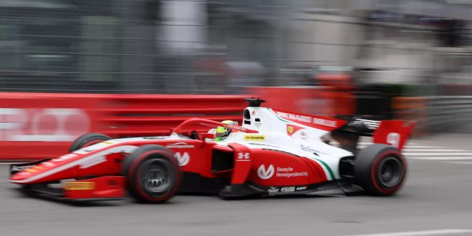 Formel 2 Mick Schumacher: Der junge Deutsche erlebte ein Wochenende zum Vergessen. Formel 2 Mick Schumacher