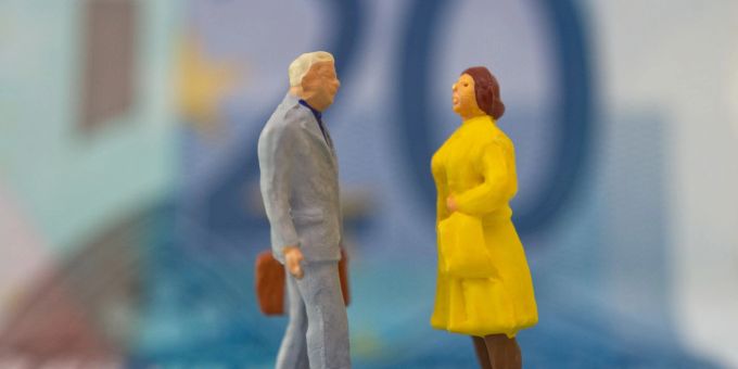 Auch in diesem Jahr verdienen Frauen deutlich weniger als Männer. Gender-Pay-Gap: Lohnungleichheit bleibt auch im vergangenen Jahr unverändert.