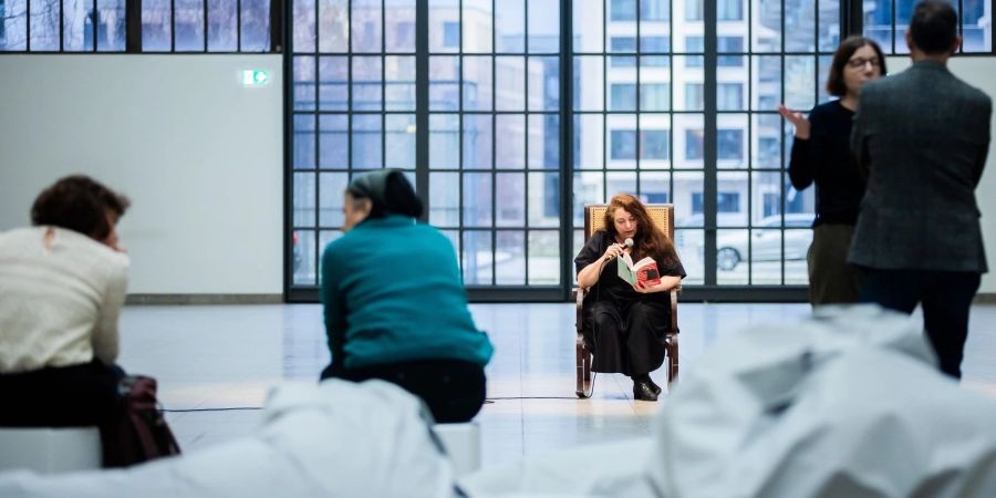 Hannah-Arendt-Lesung im Hamburger Bahnhof in Berlin nach propalästinensischem Protest abgebrochen.